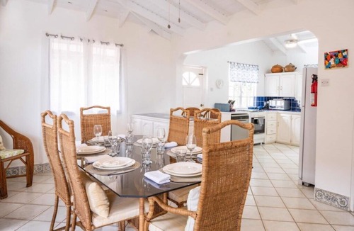 Bois d'Orange Villa | The Date House - Four Bedroom Villa with Private Pool near the beach and Calabash Cove Resort