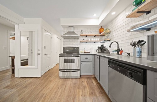 Whistler Creekside Apartment | The Lakeside Hideaway
