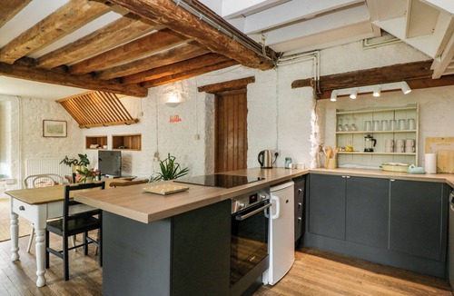Colerne Cottage | THE STABLES AT DAUBENEYS, pet friendly, with a garden in Colerne