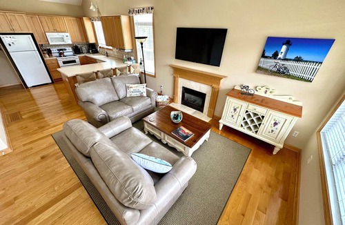 Katama Cottage | This Romantic Cottage is Simply a Cut Above -