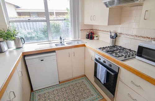 Middleton Beach Villa | This snug 3 bedroom villa is all you need to call home whilst visiting Albany