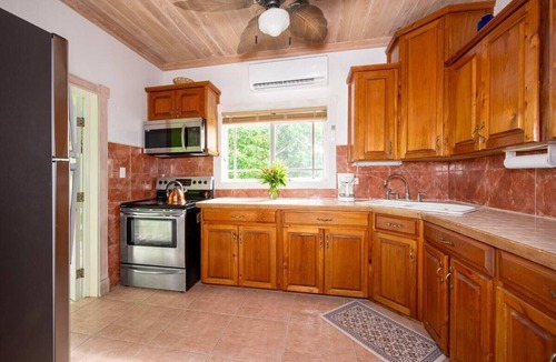 Triana Shores House | Top Floor Condo, Walk to Pink Sands Beach