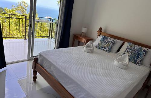 La Misere Villa | Tropical garden self catering - sea view