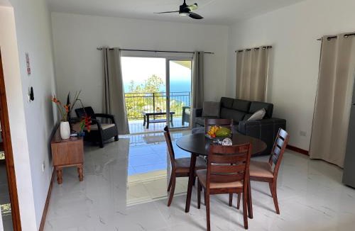 La Misere Villa | Tropical garden self catering - sea view