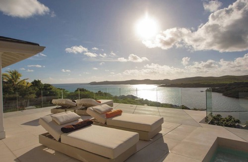Freetown Villa | Villa Moonridge - Beautiful 5 Bedroom VIlla With Stunning View Of Nonsuch Bay