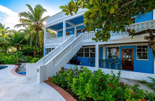 San Pedro Villa | Villa Stella Di Mare - 4 Bedroom Luxurious Beachfront & Pool Villa