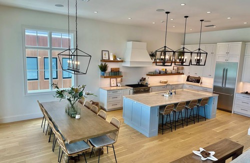 Bonita Springs House | Waterfront 7-bedroom house in Bonita Springs with its own Pickleball court
