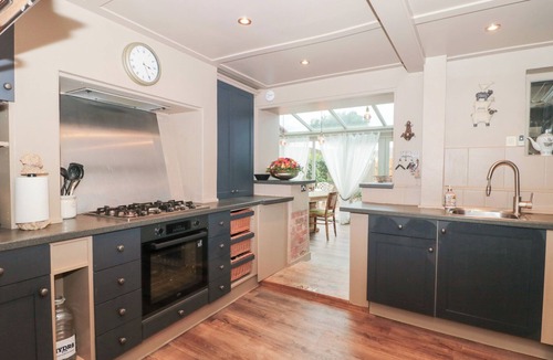 Broadway Cottage | YARN COTTAGE, pet friendly, luxury holiday cottage in Broadway