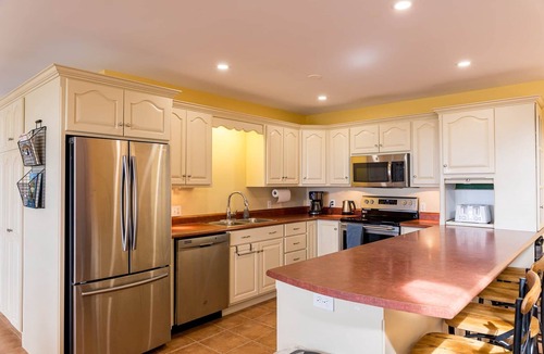Stratford House | Yellow Beach House: Oceanfront PEI Retreat with Screened Porch & Beach Access
