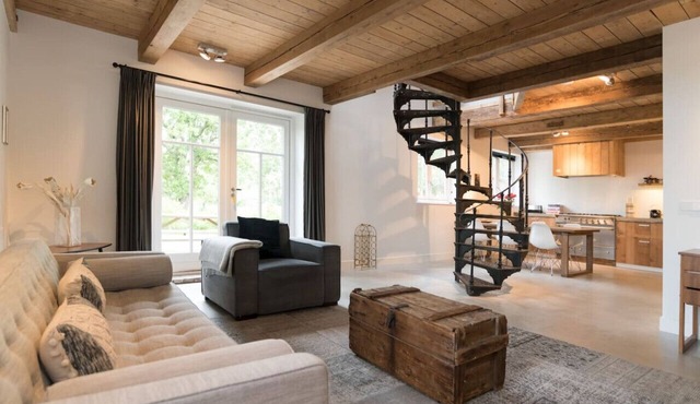 1. Stylish Fully Equipped Family Home with Big Garden in Abcoude