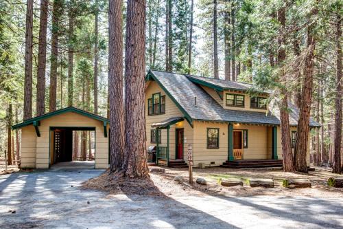 1A Wawona Retreat in Wawona