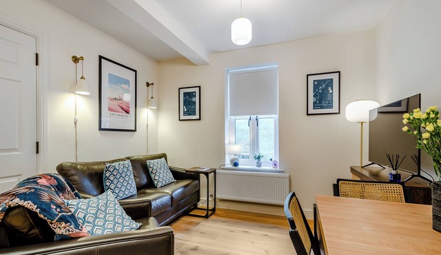 2 bedroom accommodation in Lechlade, The Cotswolds in Lechlade