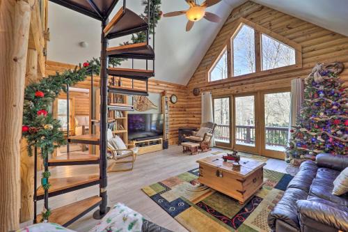 2 Decks & Fire Pit: Scenic Beech Mountain Retreat! in Beech Mountain