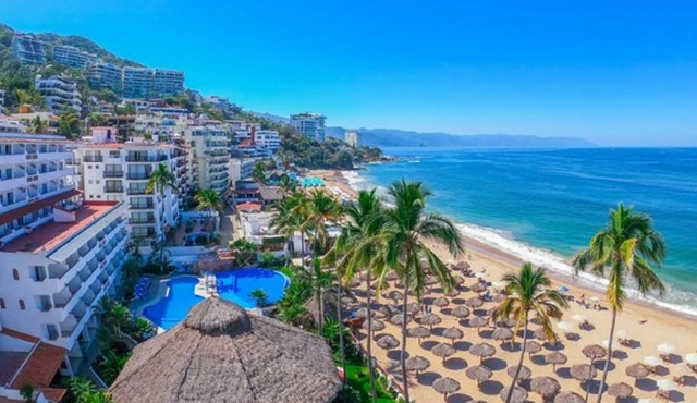 2Bdr Condo in Puerto Vallarta Zona Romantica, 1 block from Beach, SPECIAL DEAL! in Puerto Vallarta