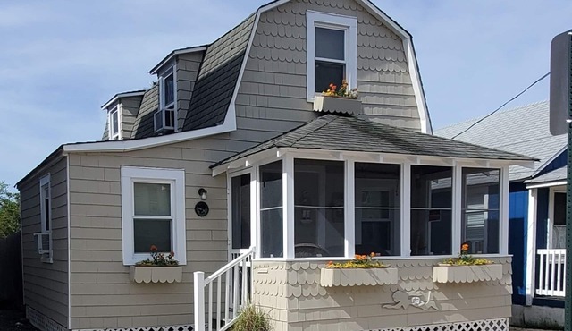3 bed 2 blocks from Beach. Parking & BEACH BADGES INCLUDED in Manasquan