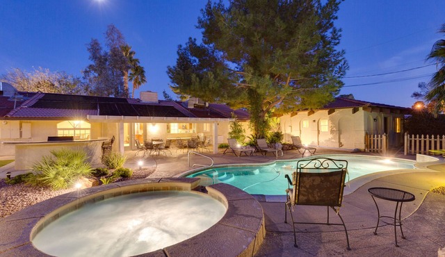 *3200 Sq Ft 5 Bed 4 Bath 1 Story Private Pool/Spa W/Casita in Las Vegas