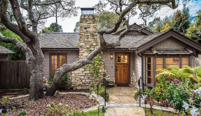 3765 Serenbe ~ Walk Downtown, Stunning Custom Home in Carmel-by-the-Sea