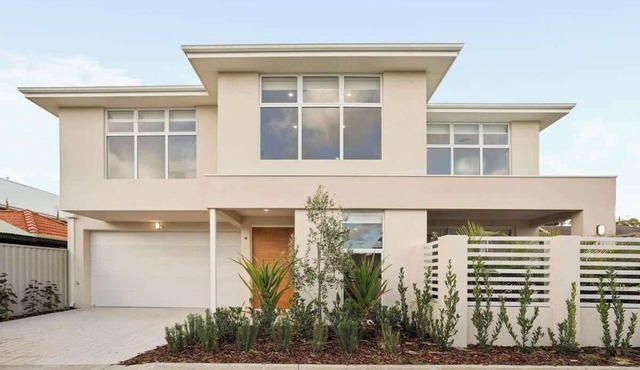 3BR Family Home Near Scarborough Beach Perth in Doubleview