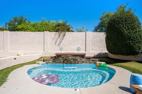 3BR Pool with Waterfall and Mini Golf - Near JW Resort in Phoenix