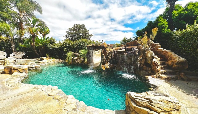4DAY & HOLIDAY DEAL! POOL+SPA+SLIDE! WALK TO BEACH, CLOSE TO DISNEY NO CROWDS! in Huntington Beach