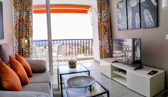 5 minutes from the beach :Apartment Orange Trees panoramic ocean view in Los Cristianos