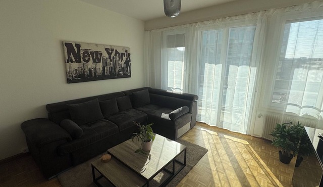 5th floor, charming 2-bedroom apartment , Centre of Geneva in Genève