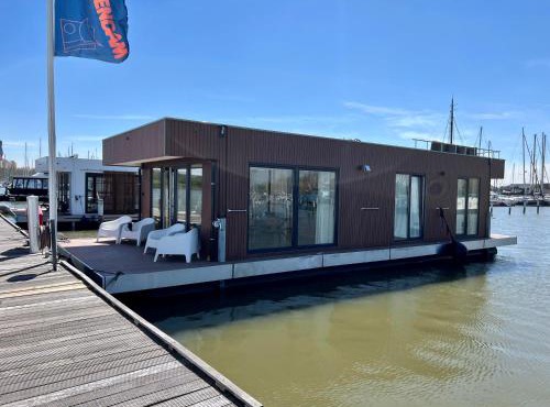 6 personen luxe houseboat Splendid Kagerplassen met tender in Monnickendam