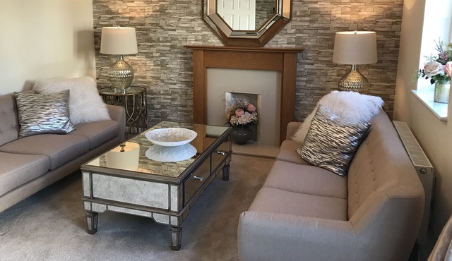 A beautiful, stylish 4 bedroom, 3 storey townhouse (sleeps 8) in Carterton