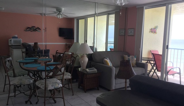 A MILLION DOLLAR VIEW WITH A ROOM. Penthouse Floor. 5 star reviews. 3 beds. in Marco Island