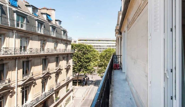A Sumptuous 2-BR apartment in the Champs-Elysées in Paris