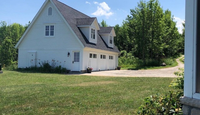 A very special getaway in a private Coach House in the Purple Hills of Creemore in Creemore