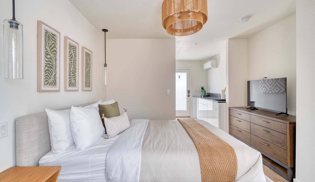 Alberta Arts-tastic Mother-In-Law Suite in Portland