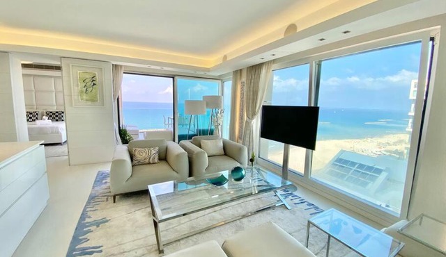 Amazing Sea view APT with parking at Royal Beach - By Beach Apartments TLV in Tel Aviv