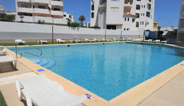 APARTYAL - Apartamento T1 com piscina, em Montechoro, Albufeira, Algarve in Albufeira