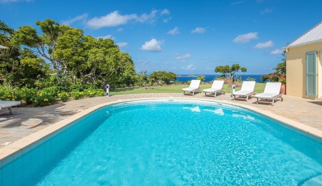 Armor (2/3 Rooms) Luxury villa in Pointe Milou - Montjean