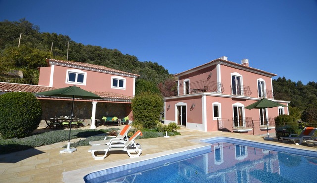 Awesome Coastal Views, Infinity Pool & BBQ area, Very Private Family Villa in Monchique