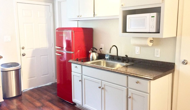 Bamboo House Studio - Clean and Cozy Apartment ready just for you! in Eugene