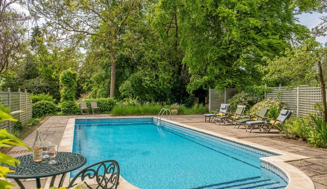 Barn conversion with private pool - Yew Tree Barn in Colchester