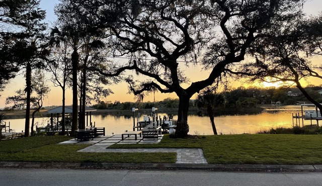 Bayou Waterfront Cottage - Centrally Located! in Pensacola
