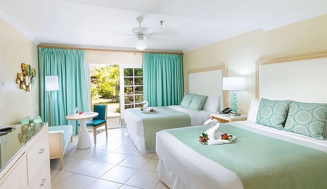Beachfront Accommodations! Two Relaxing 2BR Suites, Outdoor Pool, Free Parking! in Gros Islet