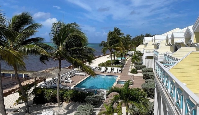 BEACHFRONT RELAXATION IN LITTLE CAYMAN in South Hole