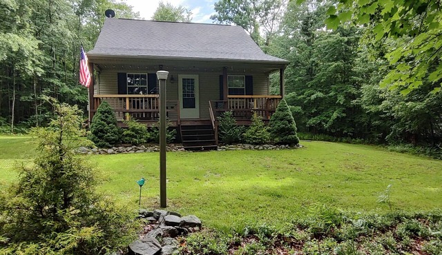 Bear Run – Cozy Rustic Cabin with Modern Comforts in Westfield