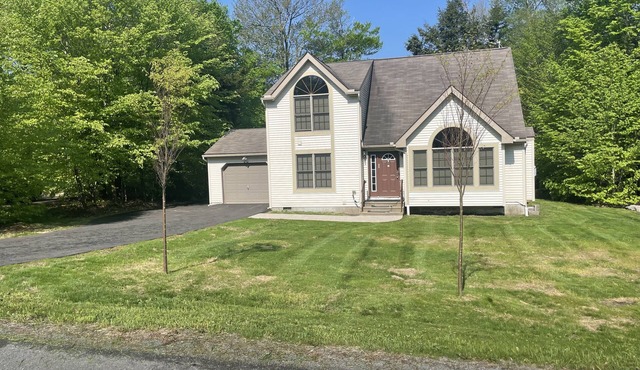 Beautiful 3 bed/2 bath house in an amenity filled golf community near Camelback in Tobyhanna