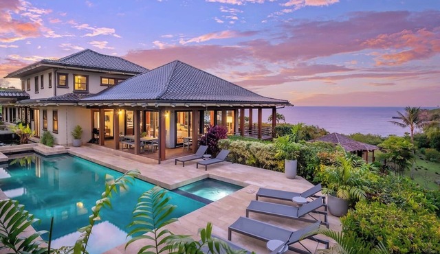 Beautiful, large 5 bedroom house with pool and jacuzzi overlooking Kalihiwai Bay in Kilauea