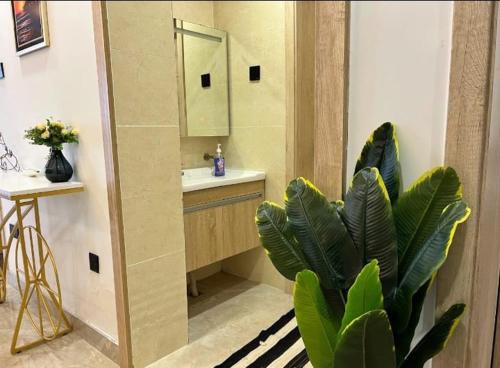 beautifully and elegantly furnished apartment with fully equipped gym, swimming pool ,private parking space ,children playing ground and unbeatable city views in lavington in Nairobi