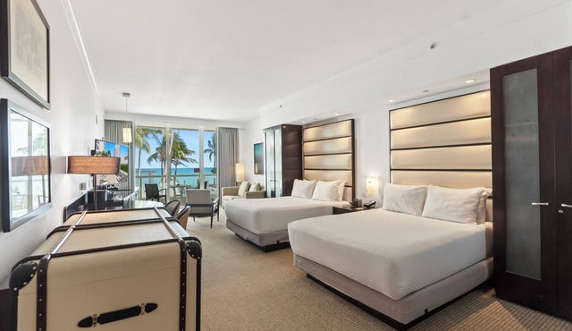 Best Rates! Sorrento Jr. Two Queen Beds w/Sofabed. Free Spa Passes and Valet in Miami Beach