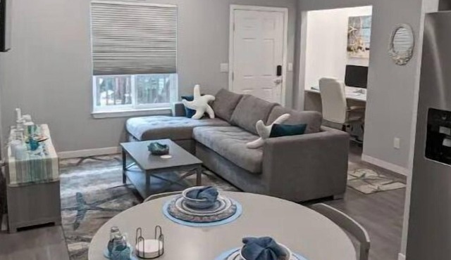 Big Sky Little Mountain -Corporate/Transition Home in Boulder Creek