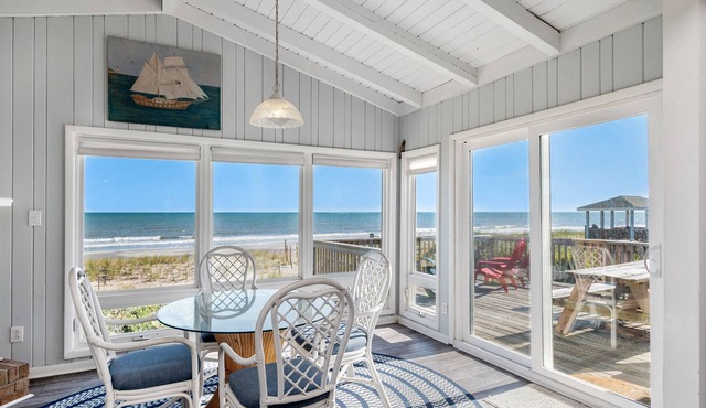 Brigantine: Oceanfront House in West Beach in Oak Island