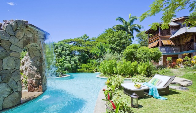 C'est la Vie Villa - 5-bedroom Luxury Villa located in St. Lucia in Gros Islet Quarter