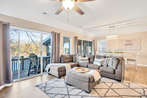 Captivating Views, Amazing Design and Lake Living in Four Seasons